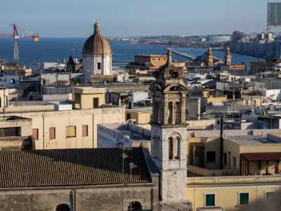 ...il campanile di San Giacomo e il cupolone di Santa Teresa dei Maschi